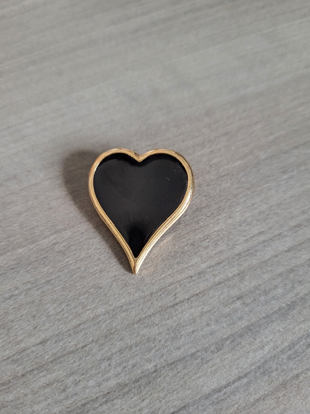Vintage Michele Lynn Black Enamel 24 K Gold Plated Heart Brooch Pin – 1980s